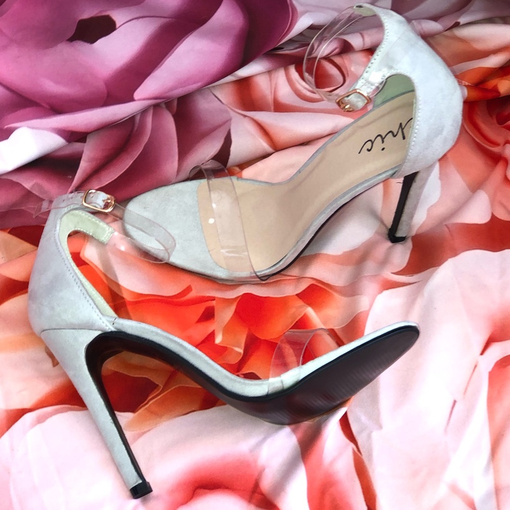 Light grey swade heels w clear straps